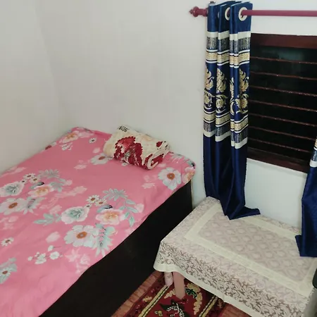 Kings Jungle Safari & Culture Home Stay Meghauli Room photo