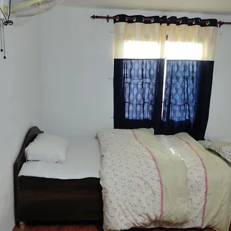 Kings Jungle Safari & Culture Home Stay Meghauli Room photo